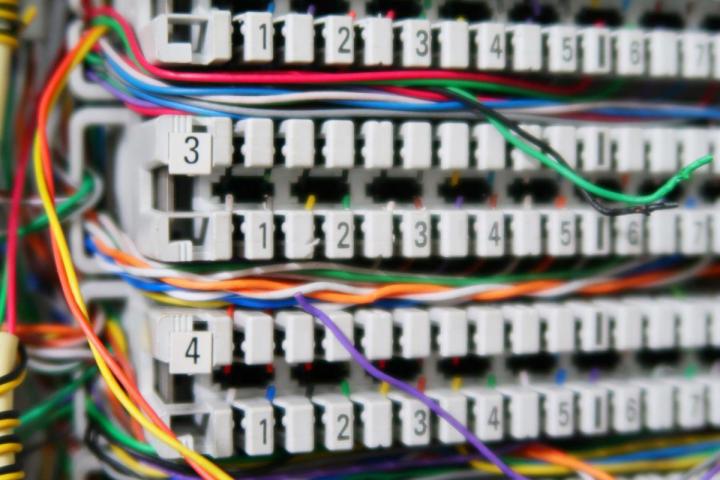 Nous réalisons le câblage téléphonique.