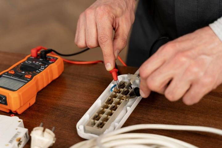 Quels outils sont nécessaires pour un dépannage électrique ? Tarbes